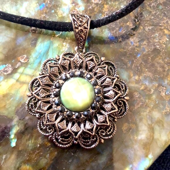 Jewelry - Antiqued Silver Filigree‎ Victorian Goth Design Necklace